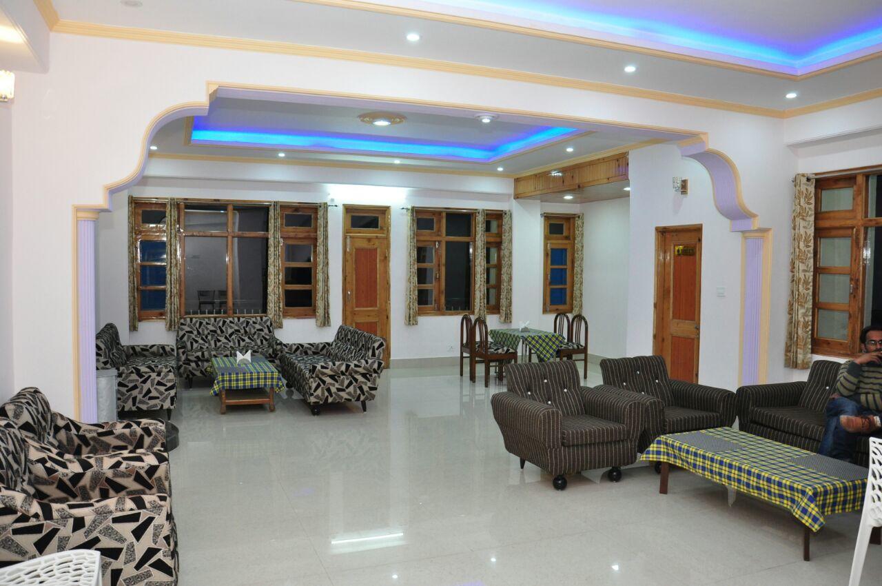 Sara Hotel Narkanda Buitenkant foto