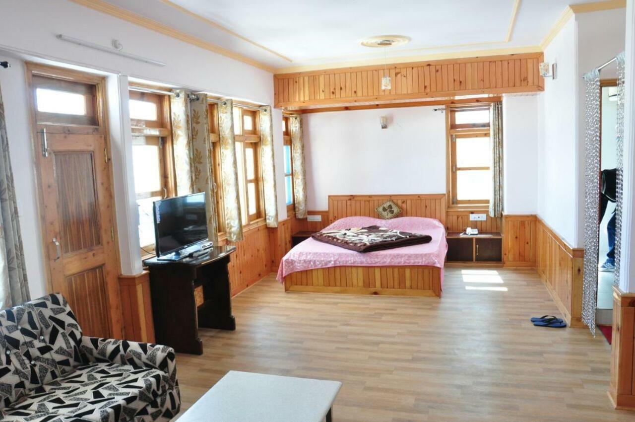 Sara Hotel Narkanda Buitenkant foto